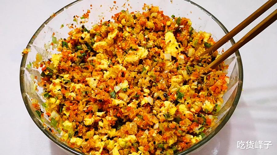 包饺子，芹菜韭菜靠边站，用它做馅鲜美多汁，香而不腻，比肉饺子香，不懂吃可惜了~