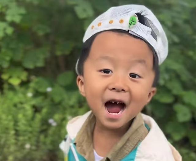 奇奇|兄弟情深！田静分享奇奇和弟弟日常，暖心又搞怪！评论区质疑不断