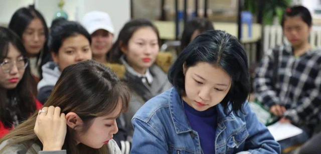 大学|家里条件普通的，这4个专业不建议报考，费钱不说还容易转行！