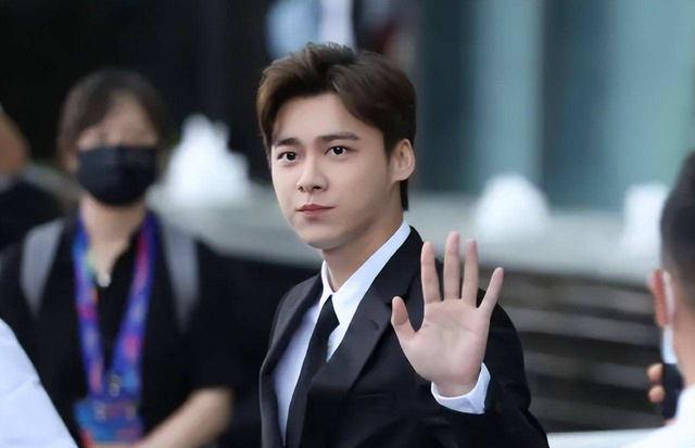 李易峰|李易峰事件的四个重点和三个思考，为何铤而走险？代价不止退圈