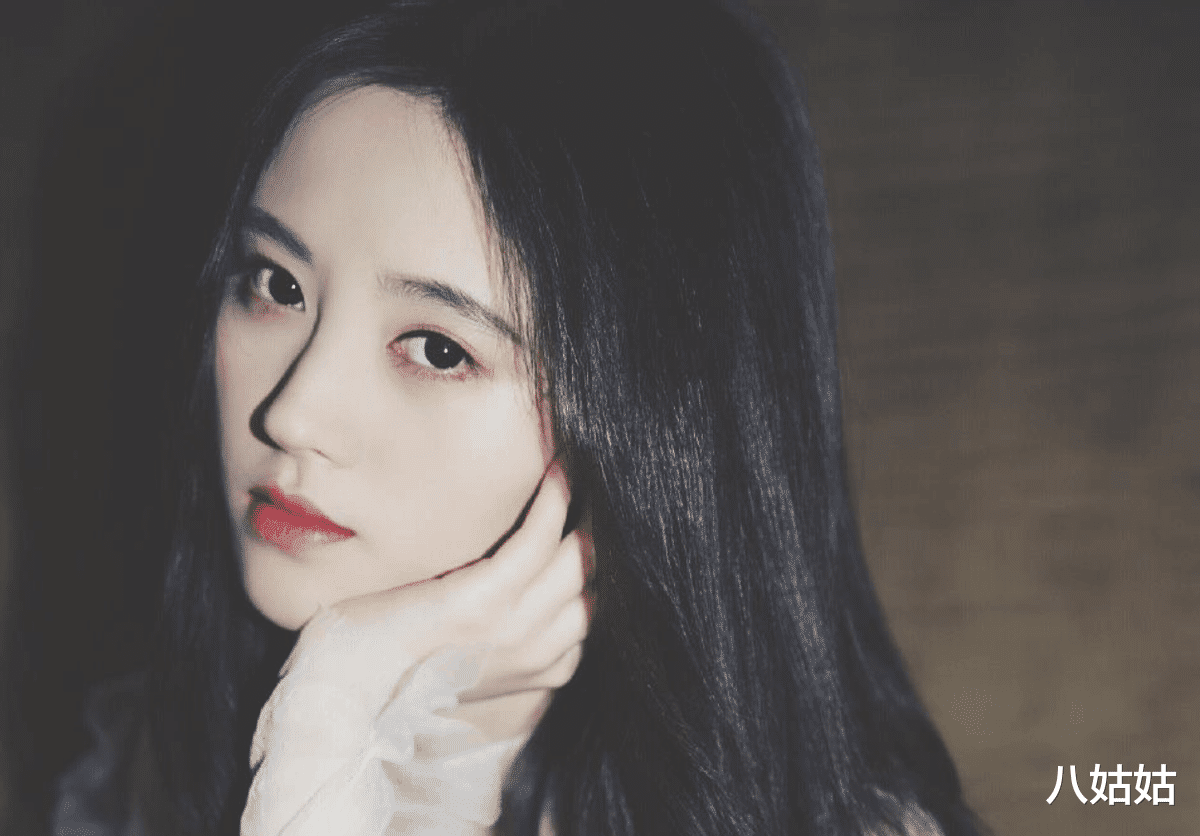 整容|6位“换头改命”的女星,鞠婧祎全都动了,陈数整容前后像两个人