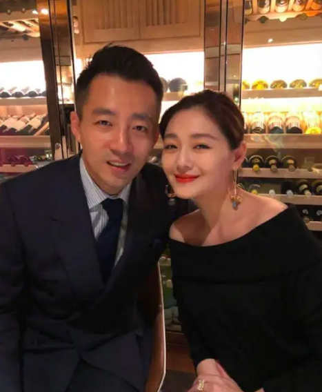 汪小菲|曝汪小菲再出轨！与女子醉酒卧床，张颖颖却不在意