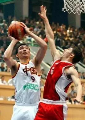 浔阳|篮坛老将CBA教练新兵张劲松：职场试错进行取舍，婚礼变成追星会