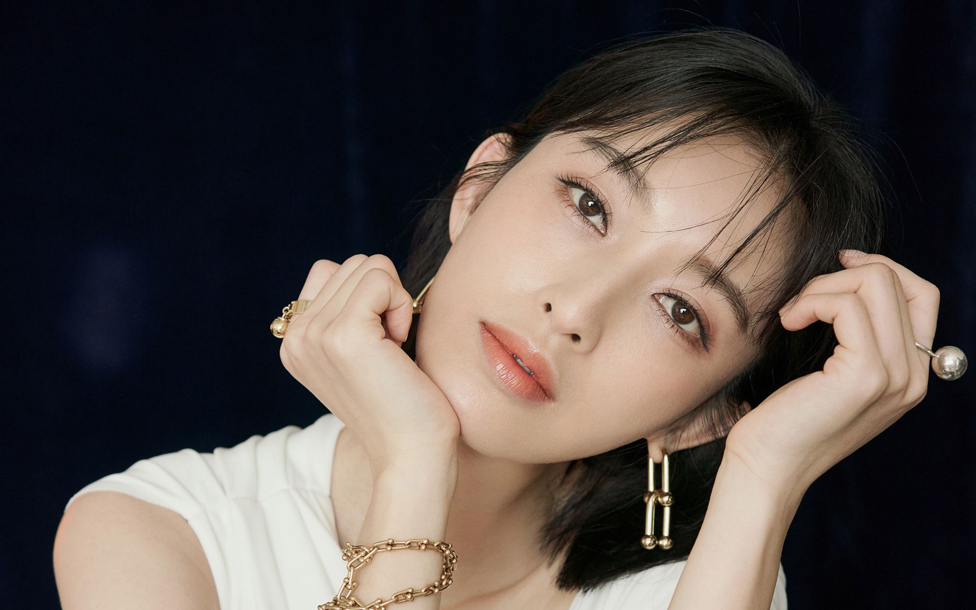 姐弟恋|未婚生子的女星自作自受？张俪姐弟恋被看好？黄晓明驰援上海？