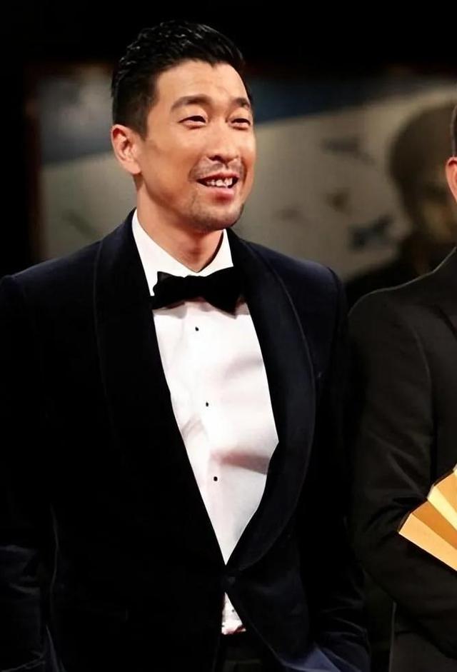 王千源|王千源:娶圈外妻子,从无到有,如今一家三口其乐融融