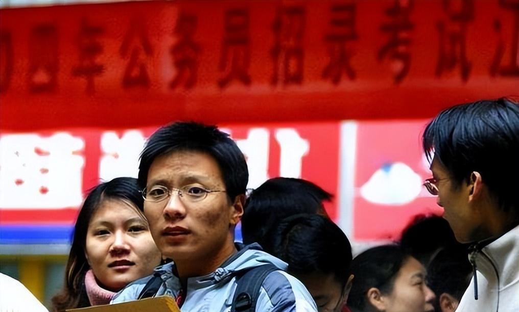 95后女生从设计院离职当保安,保安也这么吃香吗?网友:人间清醒