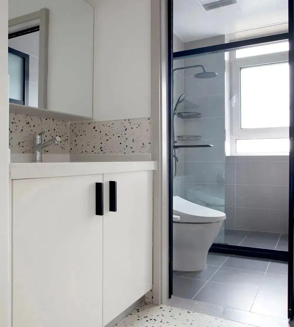 一提卫生间省地就外移洗漱台，其实从布局入手，这6处共用更省钱