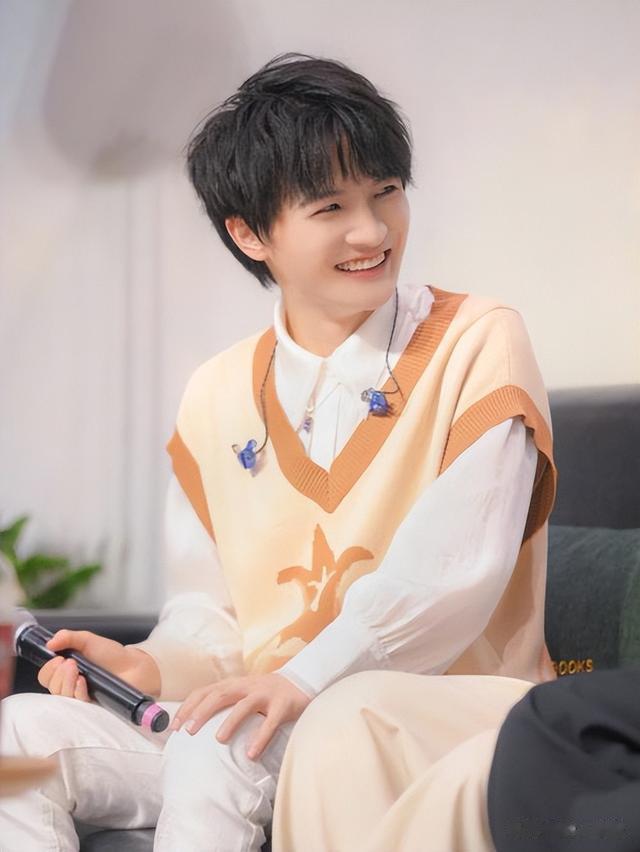 周深|贵州男孩周深：从自卑到成为“顶流歌手”，他经历了什么？