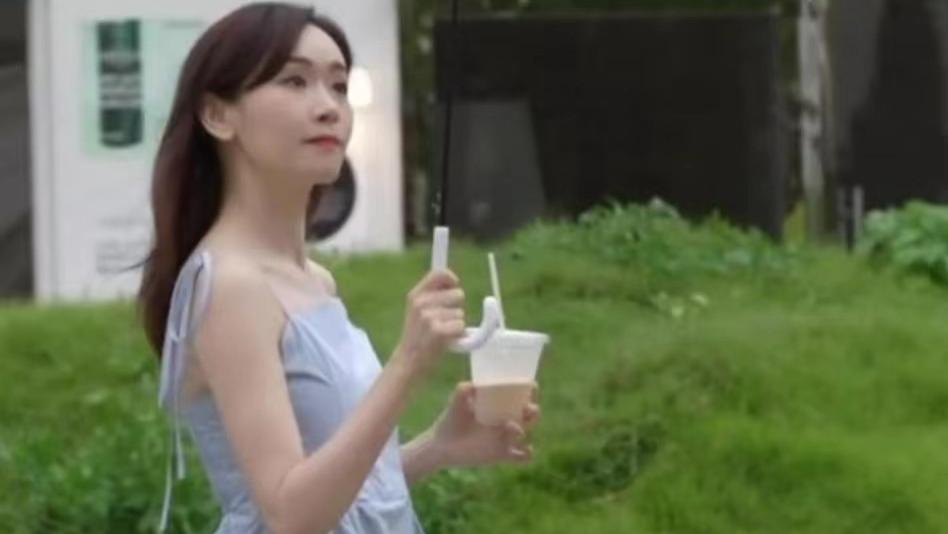 杨思琦|疑似又怀孕！44岁前港姐近照小腹微隆，曾多次被嘲老公是虚拟人物