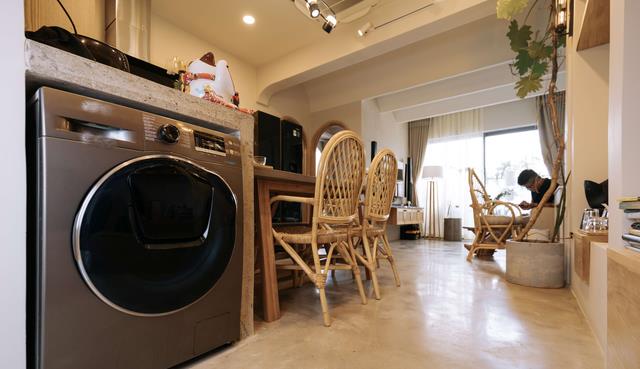 64公寓,拱形吊顶,餐厅打造阅读区,独居也能如此有仪式感