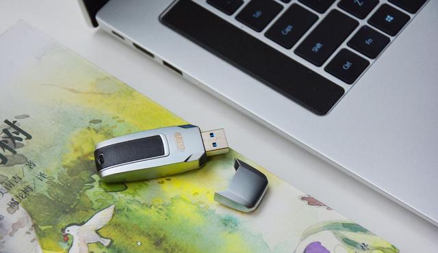 奥睿科|奔驰造型外形炫酷,奥睿科UFSD-C快闪U盘,400MS不掉速,实测