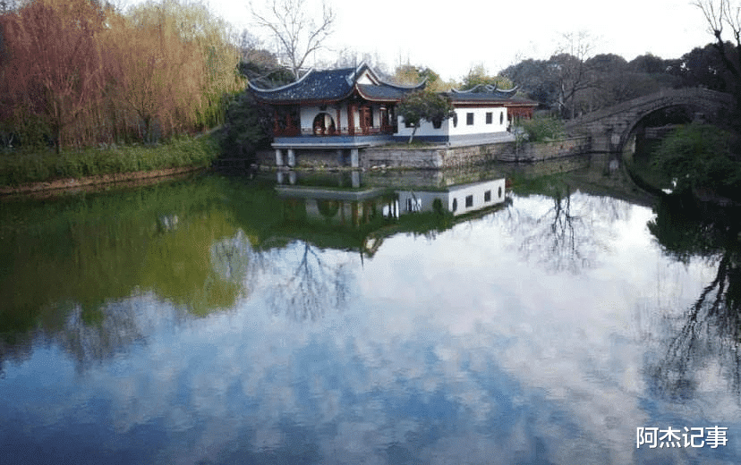 上海市|上海免费景点之一，拥有三百年历史的古桥，是自然和人文完美融合的景观
