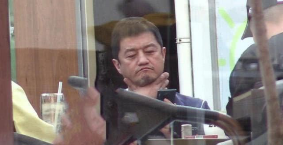 李亚鹏|一代男神,一身衬衫 西装赢6任女友,现欠4000万为钱下跪