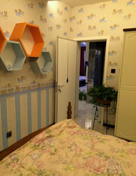 老婆硬要把房子装成黑色调,老妈住了两天后,说以后再也不来了!