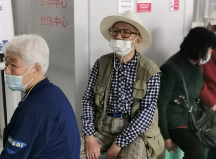 运动|身边的阳性患者剧烈增加,今年春节还能安全吃团圆饭吗?张文宏作出准确研判