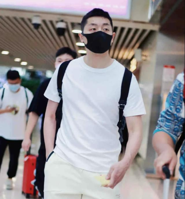 孙颖莎|双喜临门！孙颖莎获得新身份，成为中国乒乓球国家队的人气王！