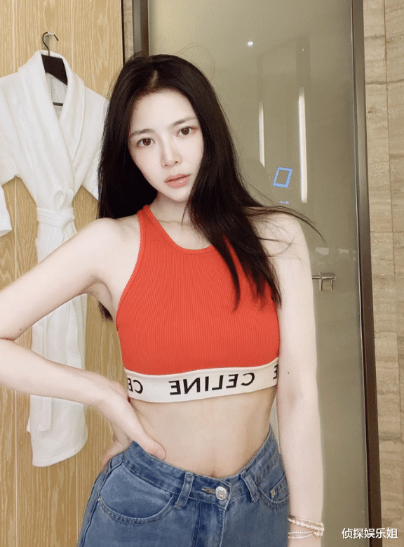 王灿|杜淳老婆晒平价穿搭，自曝裤子不足90块，网友吐槽平时都是名牌