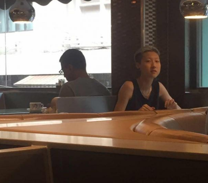 吴绮莉|成龙私生女流落街头，吴绮莉亲揭原因：为养活自称生病无法工作的妻子