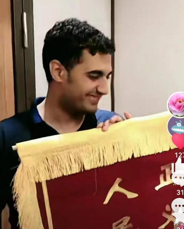 许敏|许敏告到月球上也赢不了，外国人入列杜粉，大娘的嘴硬是降人之物