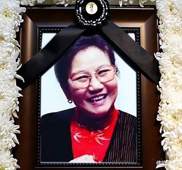 赵丽蓉|小品女王赵丽蓉：荣登八次春晚，丧夫后嫁小叔子，72岁因病去世