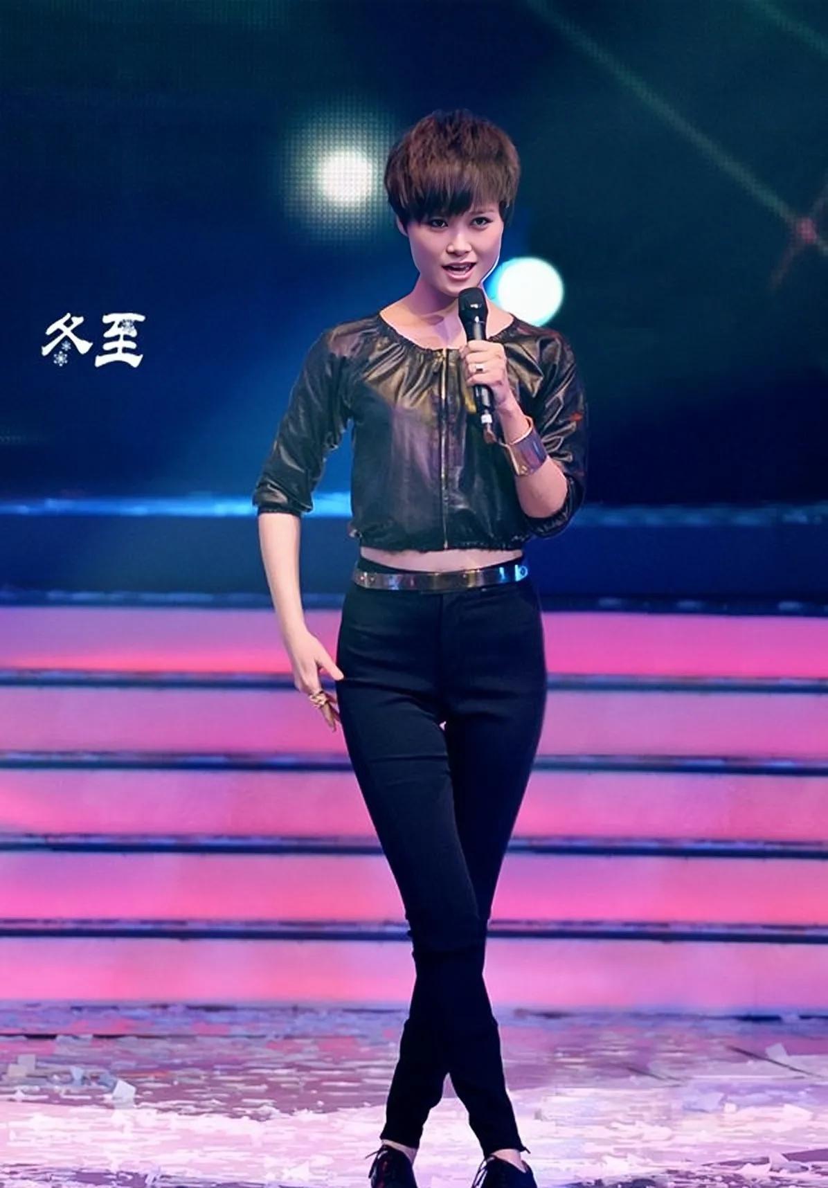 解码三体|陈嘉桦VS李宇春:曾经的假小子,现今谁才是真的性感女人