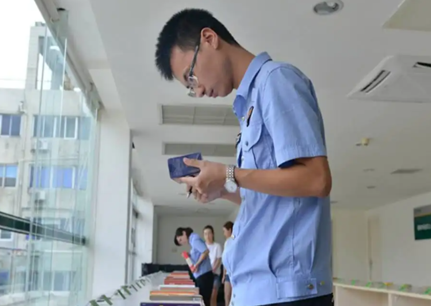 刘康|中国烟草公开招聘正式工，前景广阔且待遇佳，专科生不容错过