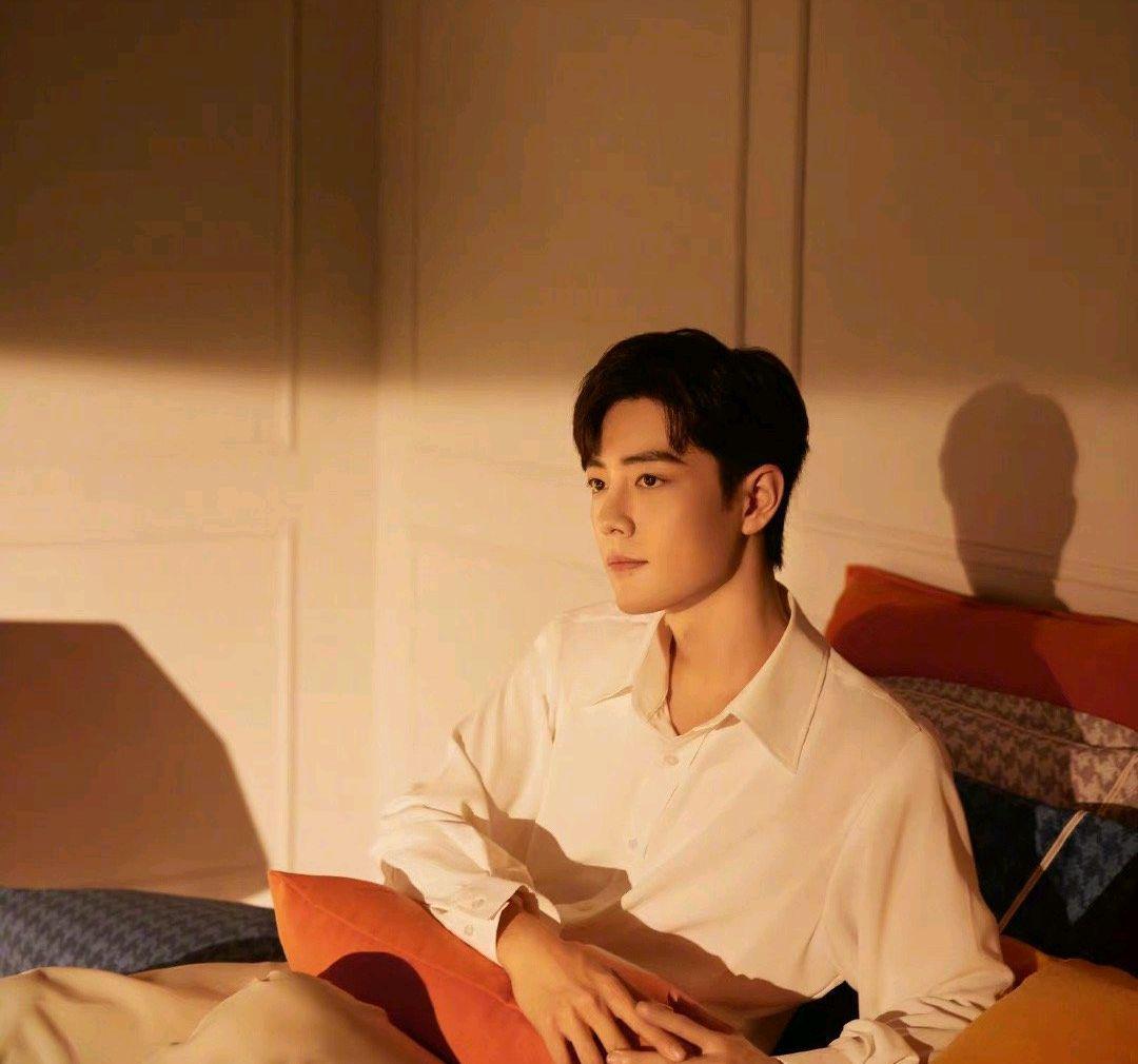 肖战|洛婉恩评价肖战请剧组吃蛋糕，大气霸总范儿十足，是发光“金子”