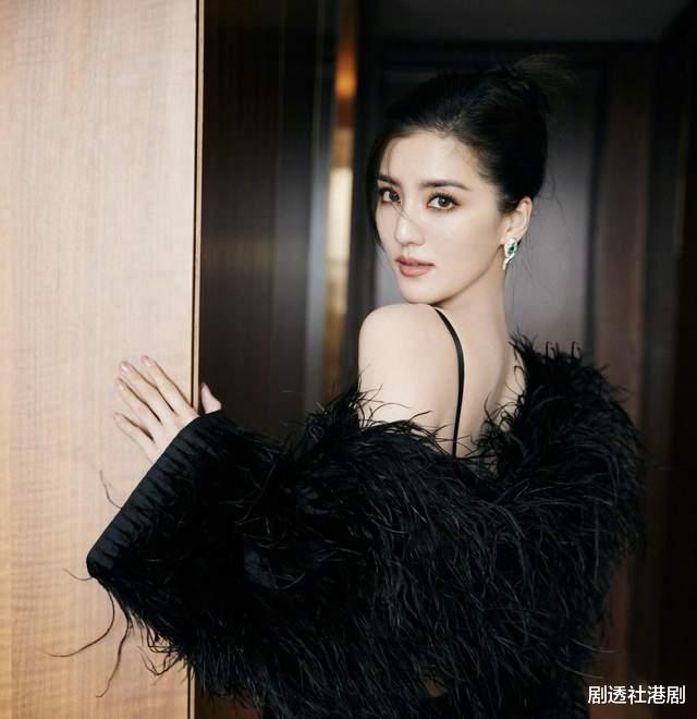 施伯雄|恭喜!香港知名女星晒合照官宣恋情,与百亿富三代男友已交往三年