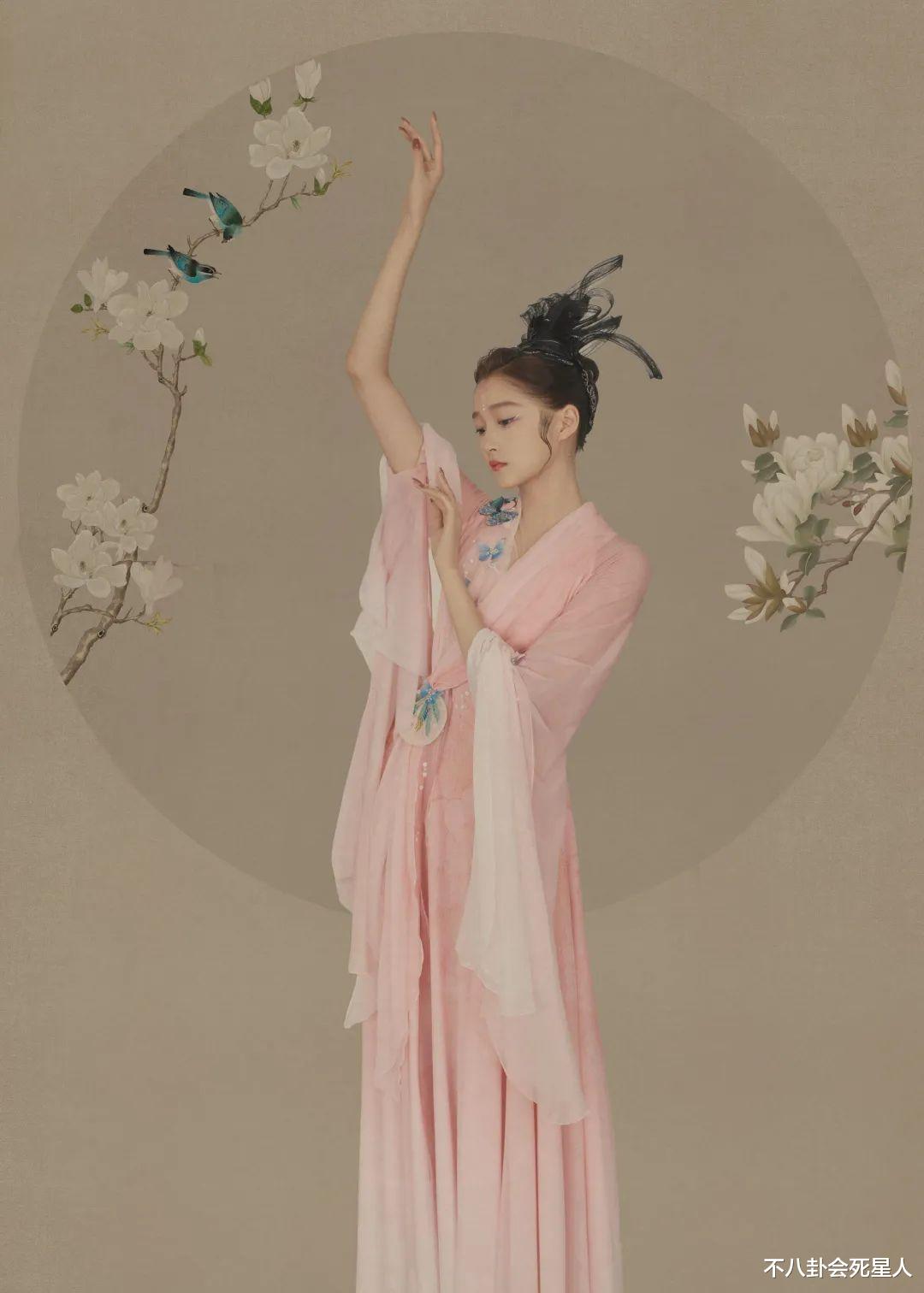 关晓彤|12位女星卫视春晚状态！杨颖唐嫣美得亮眼，关晓彤大长腿厉害了