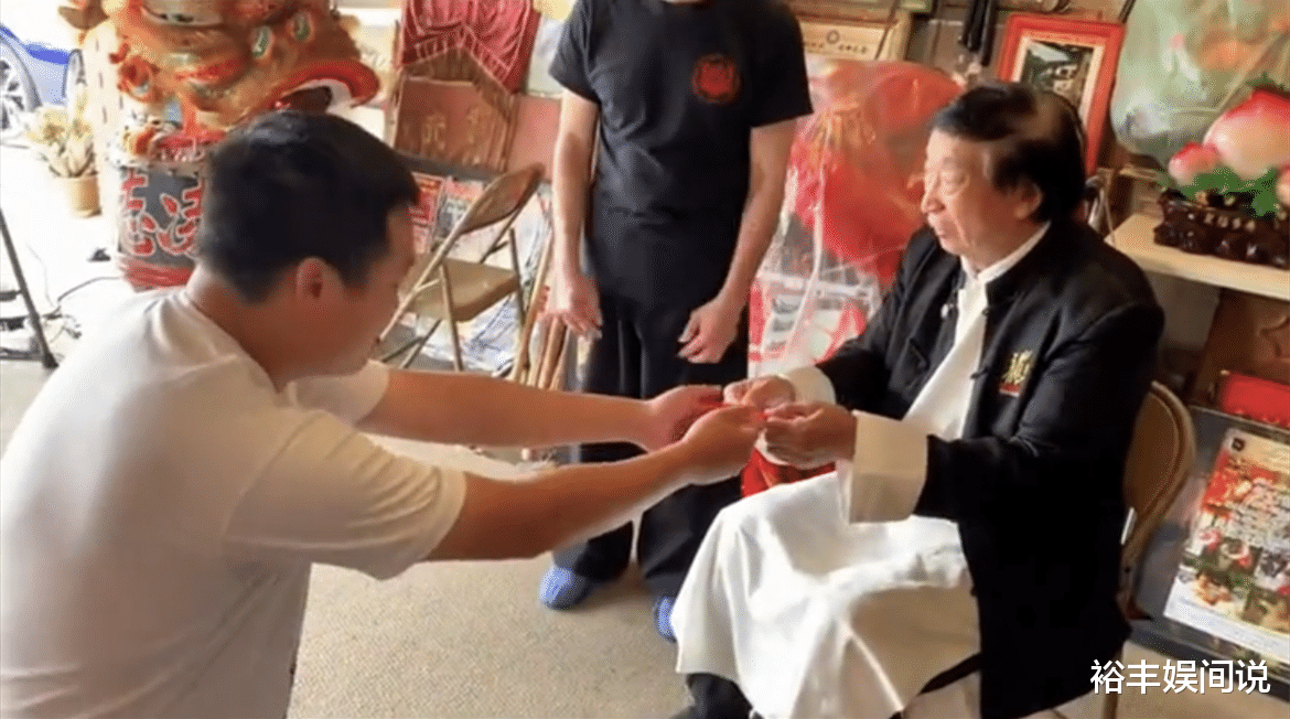 赵志凌|79岁赵志凌定居美国！徒弟敬茶送红包，教洪拳名扬世界却遭嘲笑