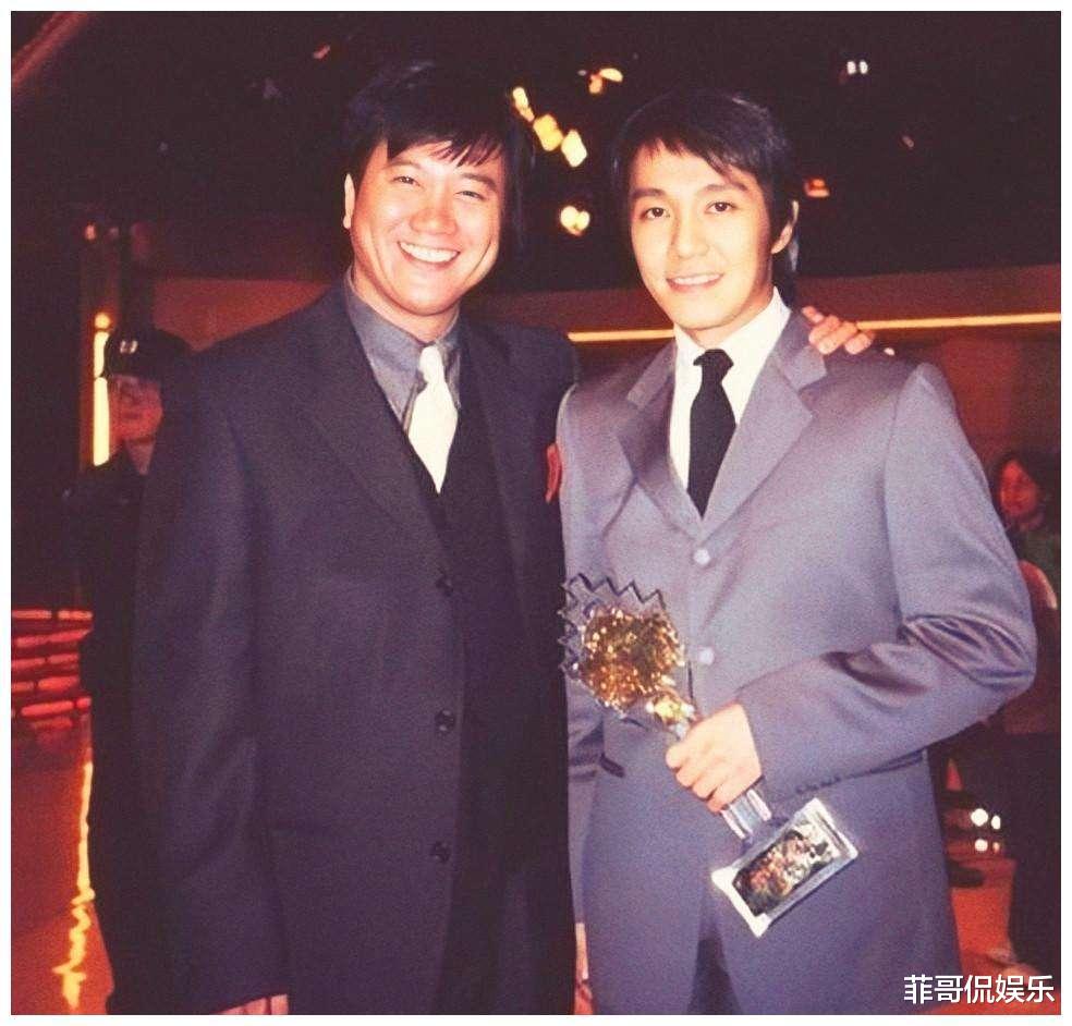 万梓良|64岁万梓良再惹争议！精神异常自拍狂笑不止，周星驰为何坐视不理