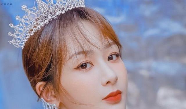 杨紫|杨紫颜值见仁见智，做娱乐圈女主够用了，反正端庄大气