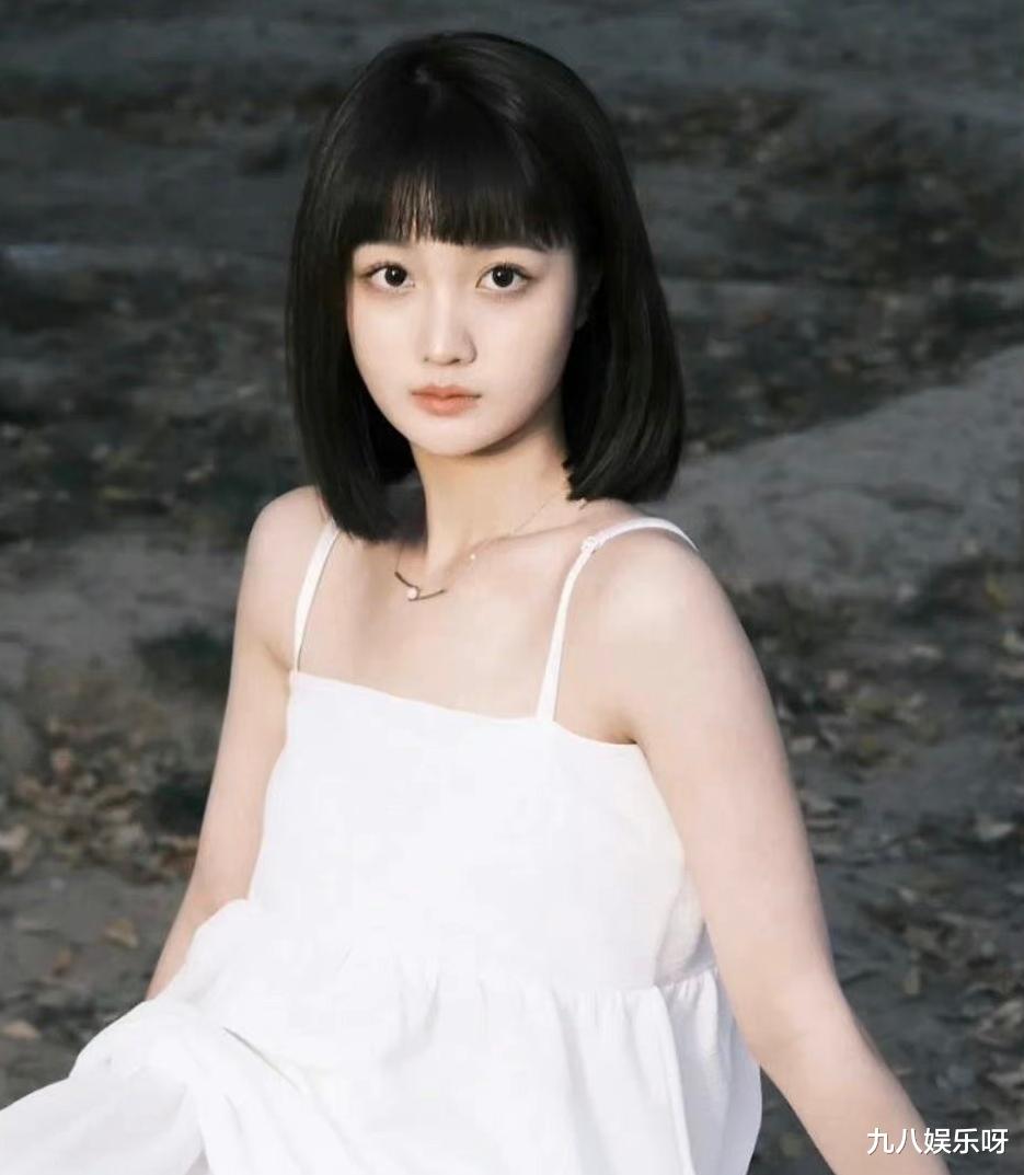 张嘉倪|买超与01年女孩同回酒店，网友：你还欠张嘉倪一场婚礼