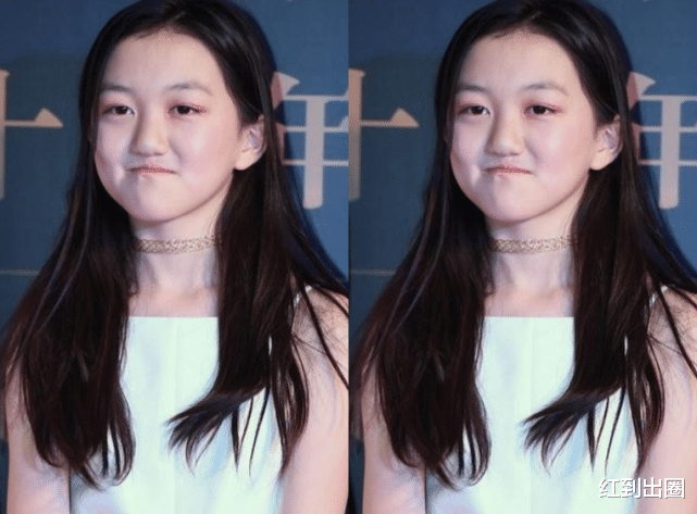 李嫣|15岁李嫣和闺蜜聚会,露出一截腹部扮性感,五官大变差点没认出