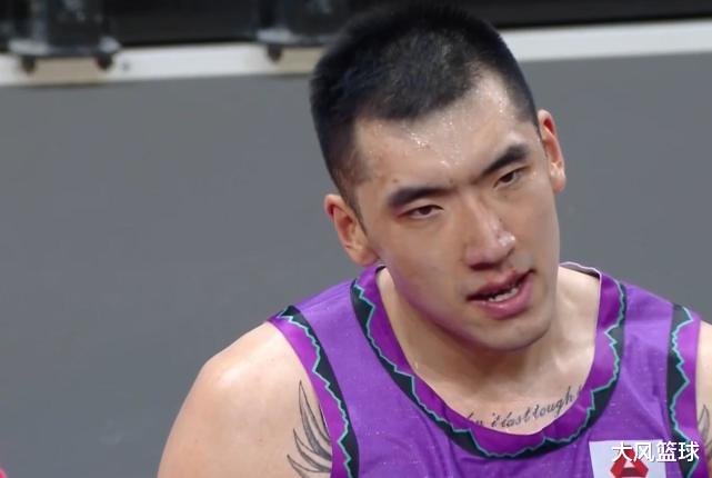 山东男篮|太犹豫了！山东惜败因一人不够坚决，三次犹豫不决被浙江带走比赛
