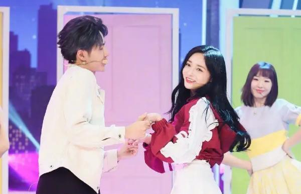 周洁琼|让王思聪亲自接机，片场加戏无视女主赵丽颖，周洁琼到底有啥背景