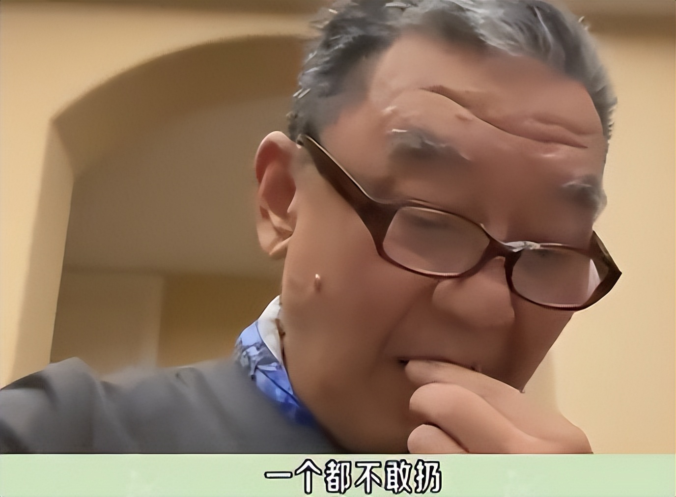 李立群|疫情下的明星生活:最硬的菜是鱼罐头,李立群白菜豆腐成奢侈品