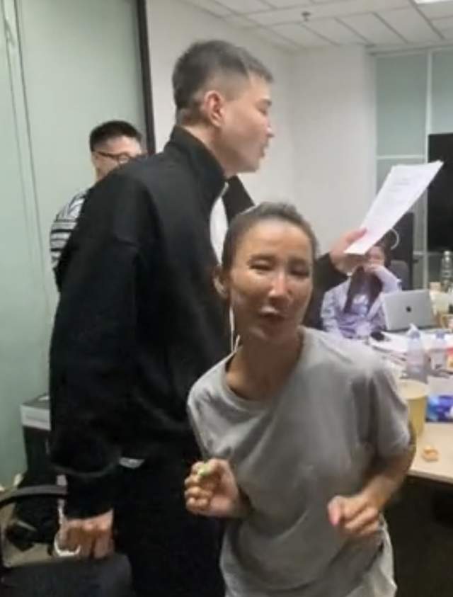 李沁|48岁李玟素颜太苍老!皱纹如树皮似古稀老人,大方回应无容貌焦虑