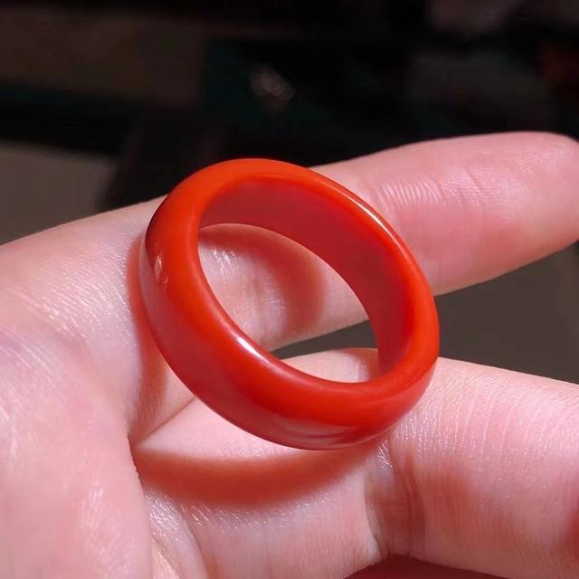 文玩|文玩世界的红与绿，是你审美空间的艳与俗，燥得慌是为何？