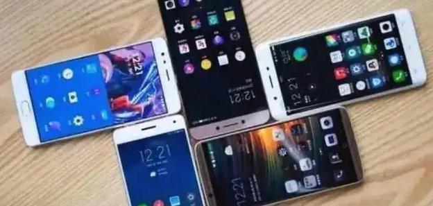 iqoo|真正懂行人，为啥更推荐iQOO、realme这些小众品牌？原因很现实
