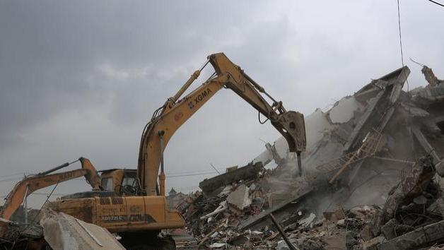 父母在儿子家住了23年，却在房屋拆迁后，将350万补偿款全给了女儿