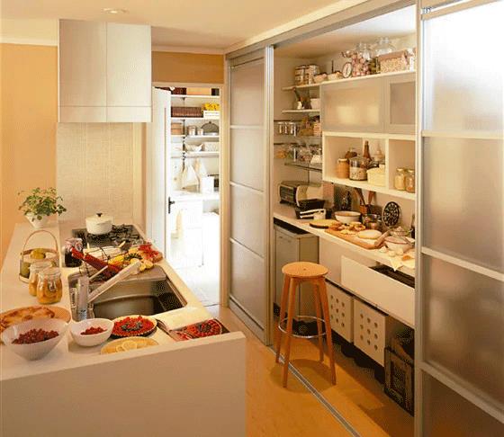 从业20年的木工透露,装橱柜不如在厨房挤出个储物间,房中房多香