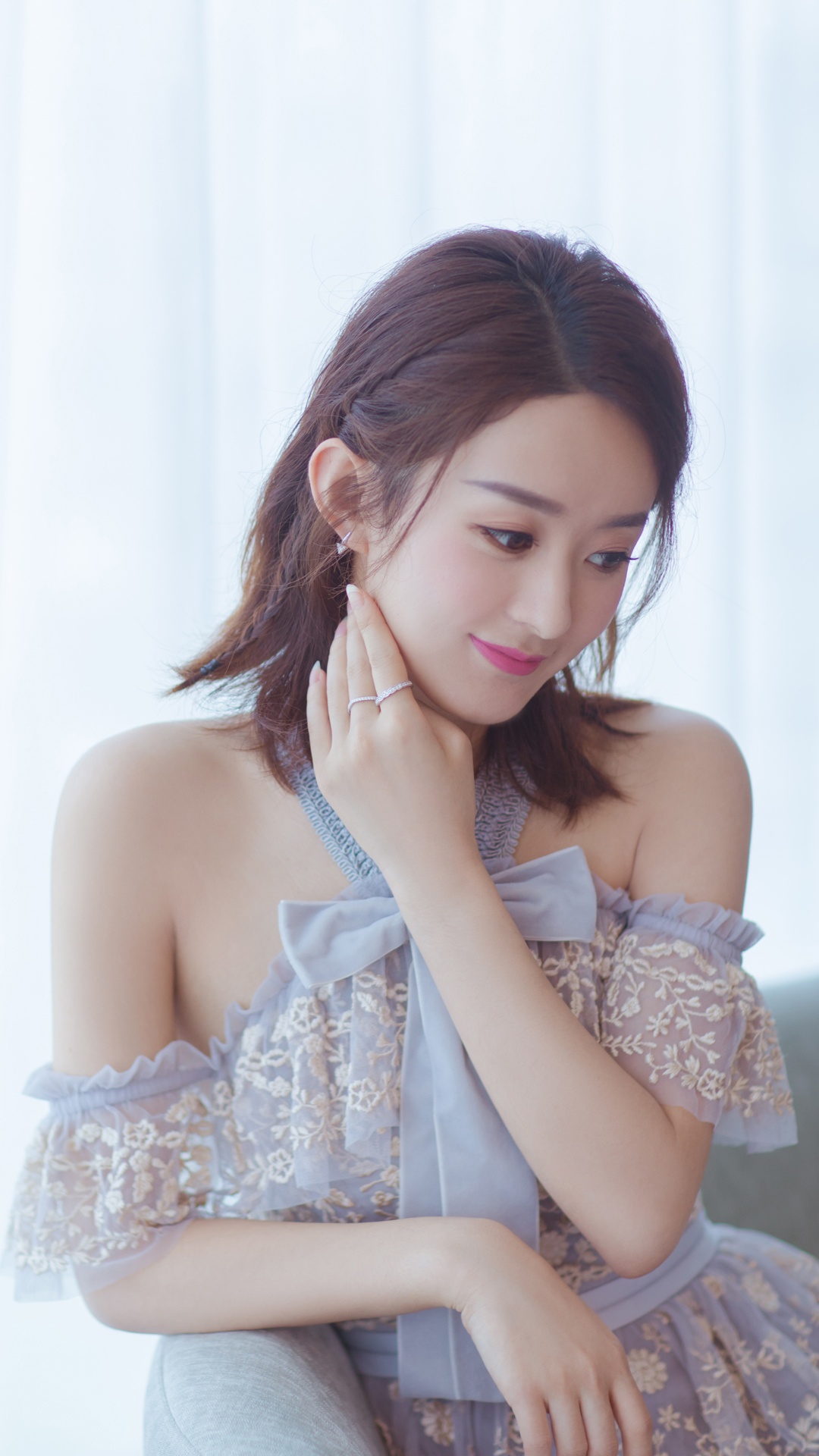 赵丽颖|从农村傻妞到顶流女星,从小花再到演技派,赵丽颖的转型堪称教科书!