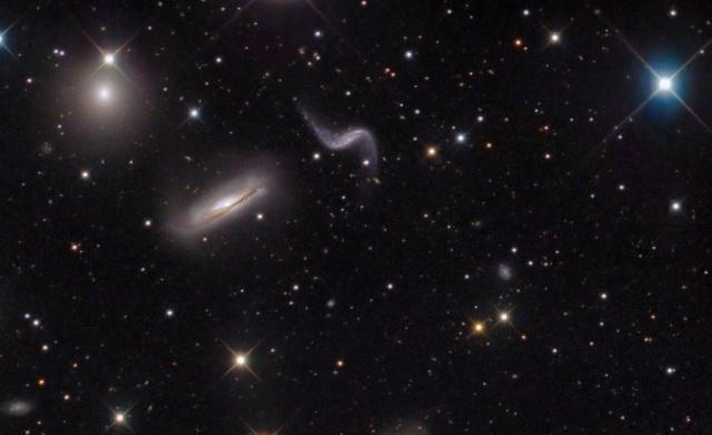 天文学家证实宇宙超空洞的存在,这到底是什么?里面啥都没有吗?