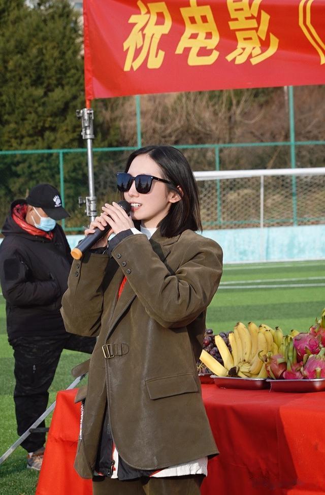 孟美岐|两名老戏骨甘当孟美岐绿叶,推她上C位,再度主演主旋律电影