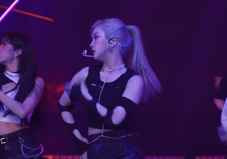 沈小婷|不得不服！女团出道一个月，成员集体换脸？