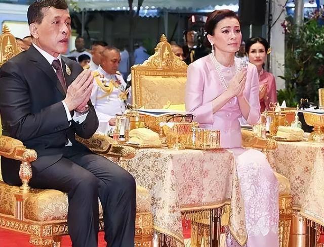 诗妮娜|诗妮娜晒照争宠情绪低落,错失宠幸有苦难言,贵妃也曾冠绝六宫