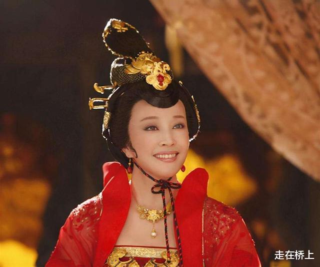 冻龄|“冻龄女神”都是假的,12位老牌女星现状,皱纹遮不住气质