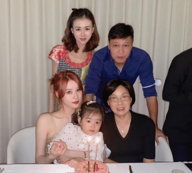 范志毅|?水晶宮豪門范志毅，嬌妻、女兒都是名媛，還有金龜婿，完勝周琦郭艾倫