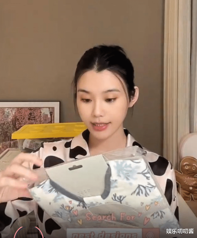 奚梦瑶|奚梦瑶产后五月容光焕发,晒儿女用品价格不菲,网友:不愧是阔太